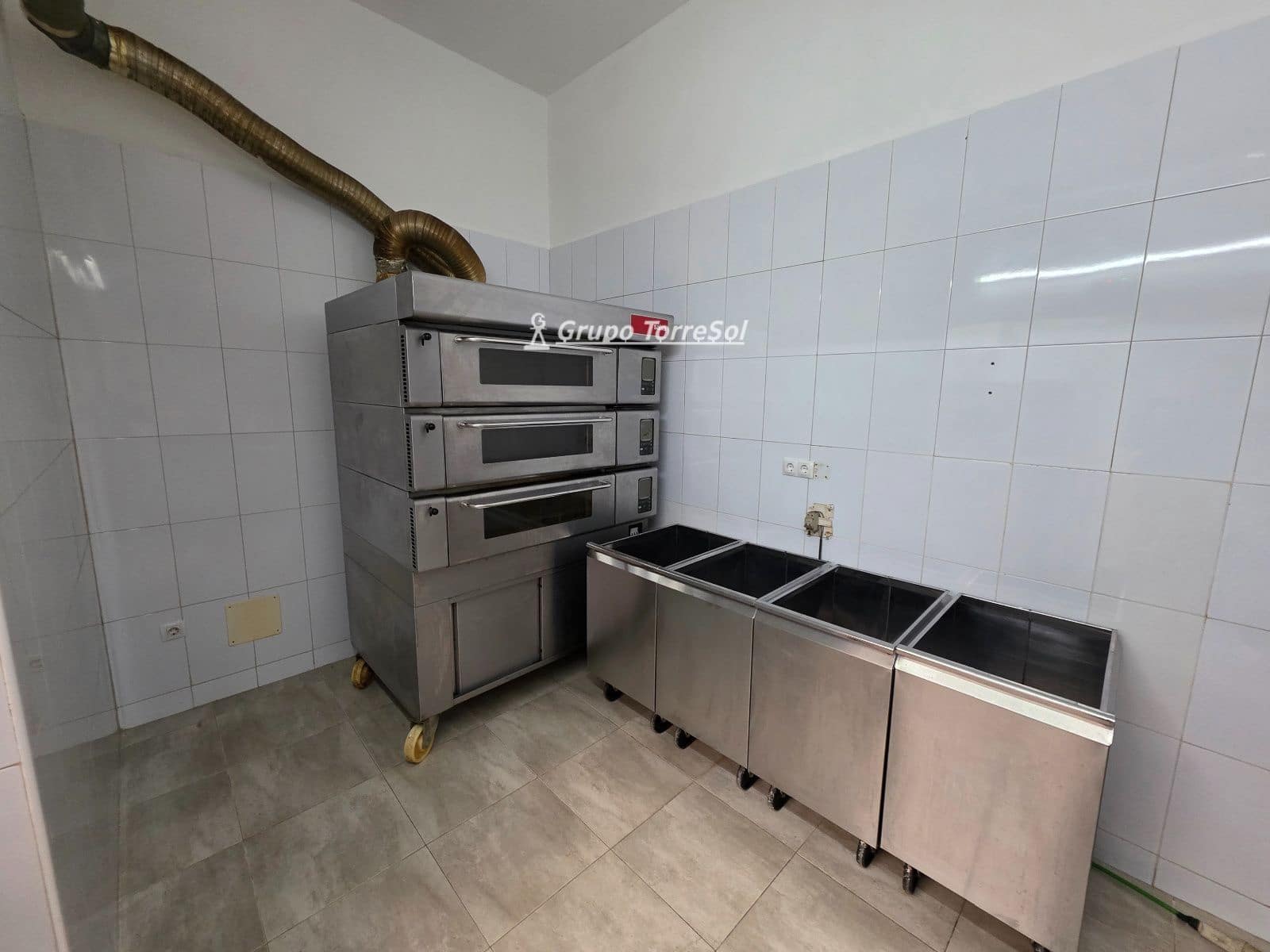Commercial for sale in Tarragona city - € 480,000 (Ref: 9823188)