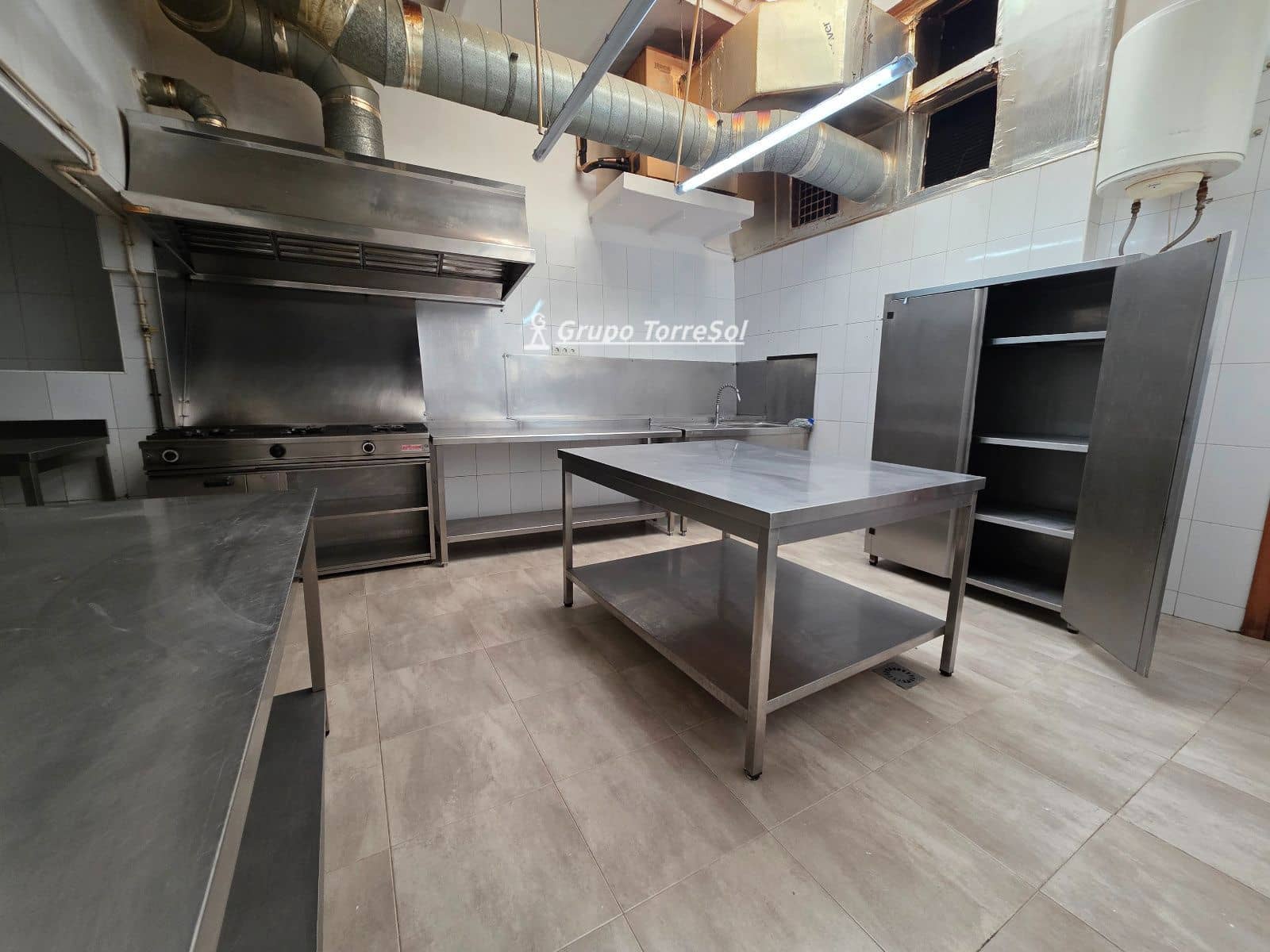 Commercial for sale in Tarragona city - € 480,000 (Ref: 9823188)