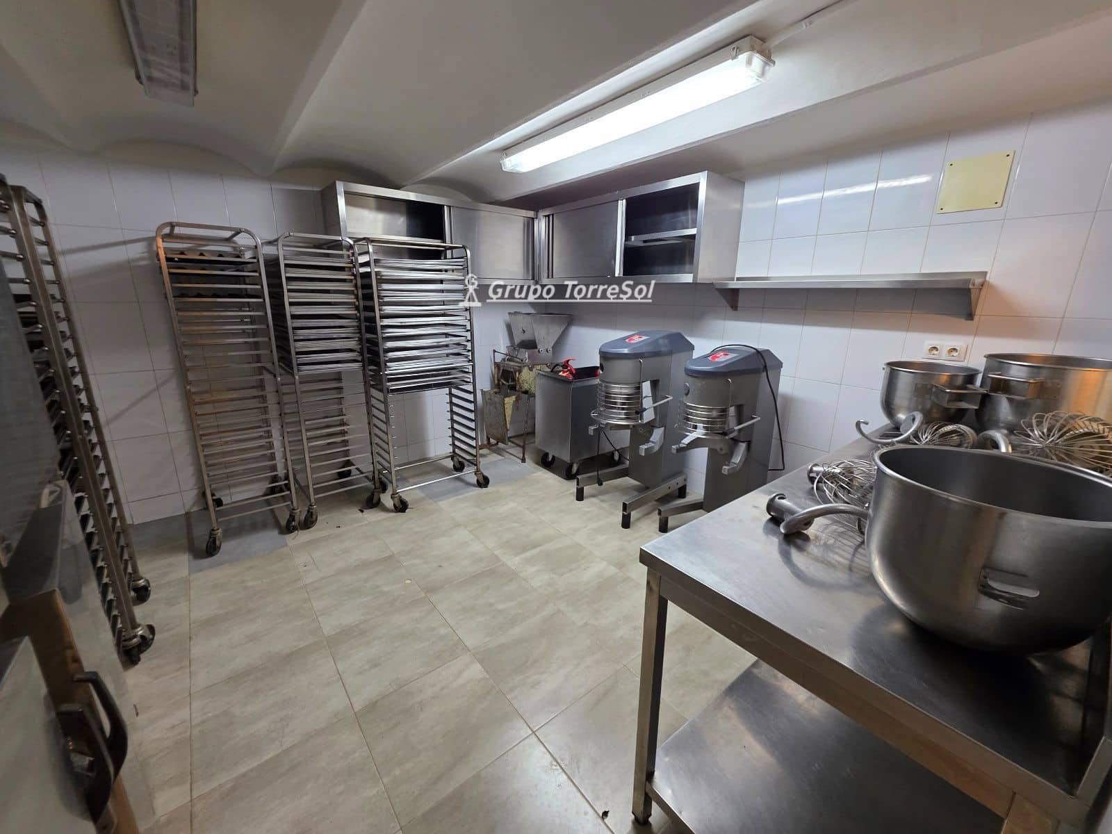 Commercial for sale in Tarragona city - € 480,000 (Ref: 9823188)