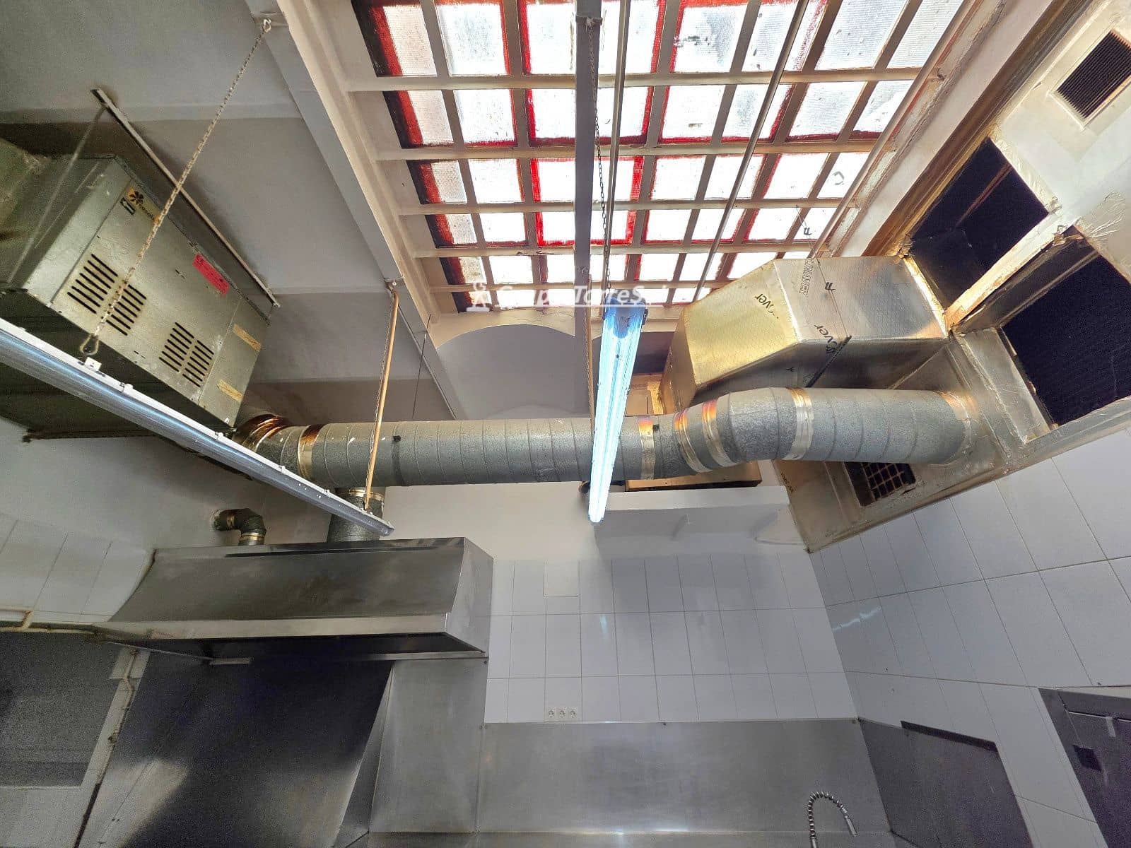 Commercial for sale in Tarragona city - € 480,000 (Ref: 9823188)