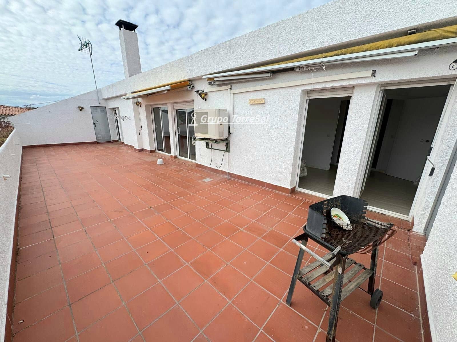 3 bedroom Penthouse for sale in Torredembarra - € 235,000 (Ref: 9824139)