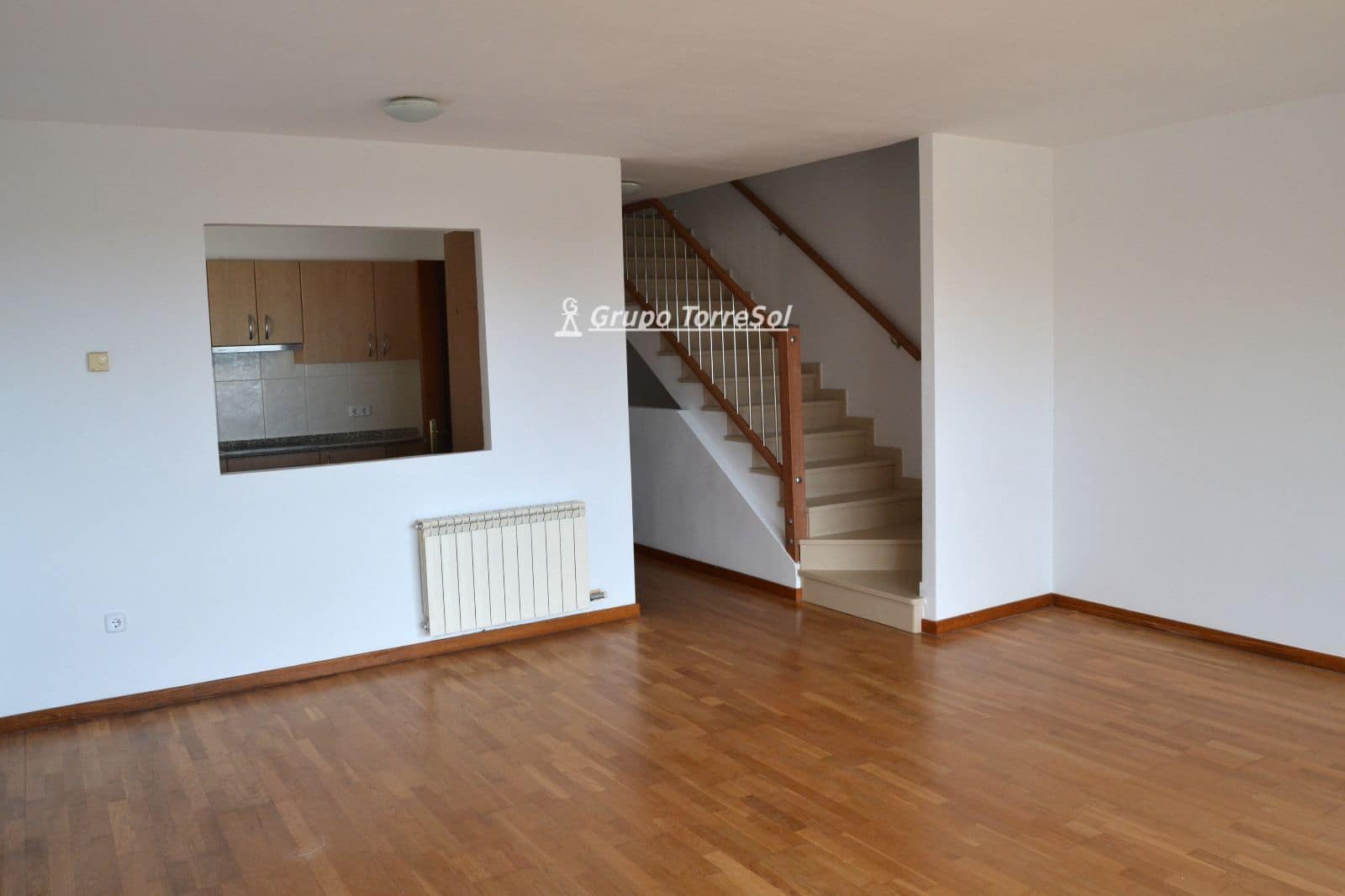 4 bedroom Townhouse for sale in Calafell with pool garage - € 316,000 (Ref: 9824266)