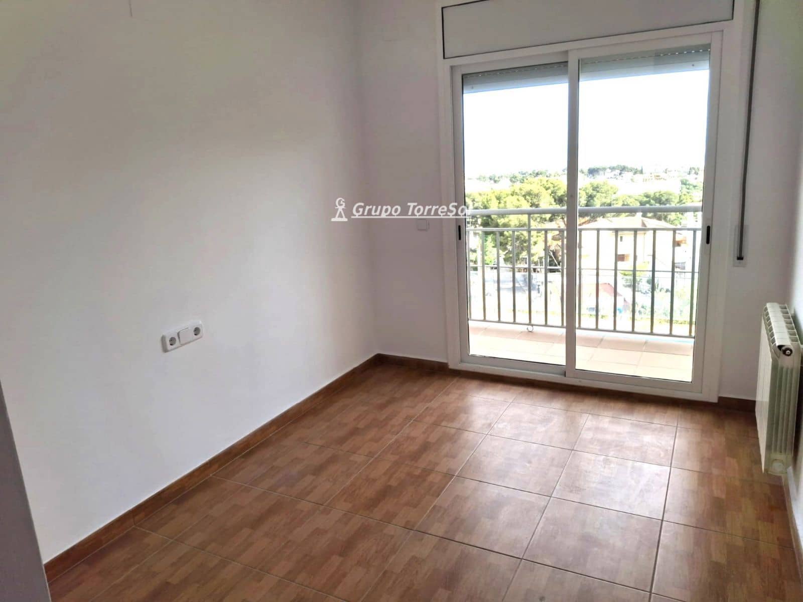4 bedroom Townhouse for sale in Calafell with pool garage - € 316,000 (Ref: 9824266)