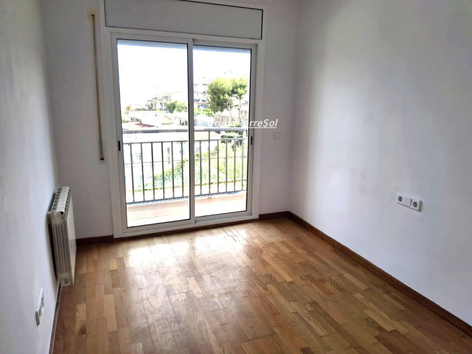 4 bedroom Townhouse for sale in Calafell with pool garage - € 316,000 (Ref: 9824266)