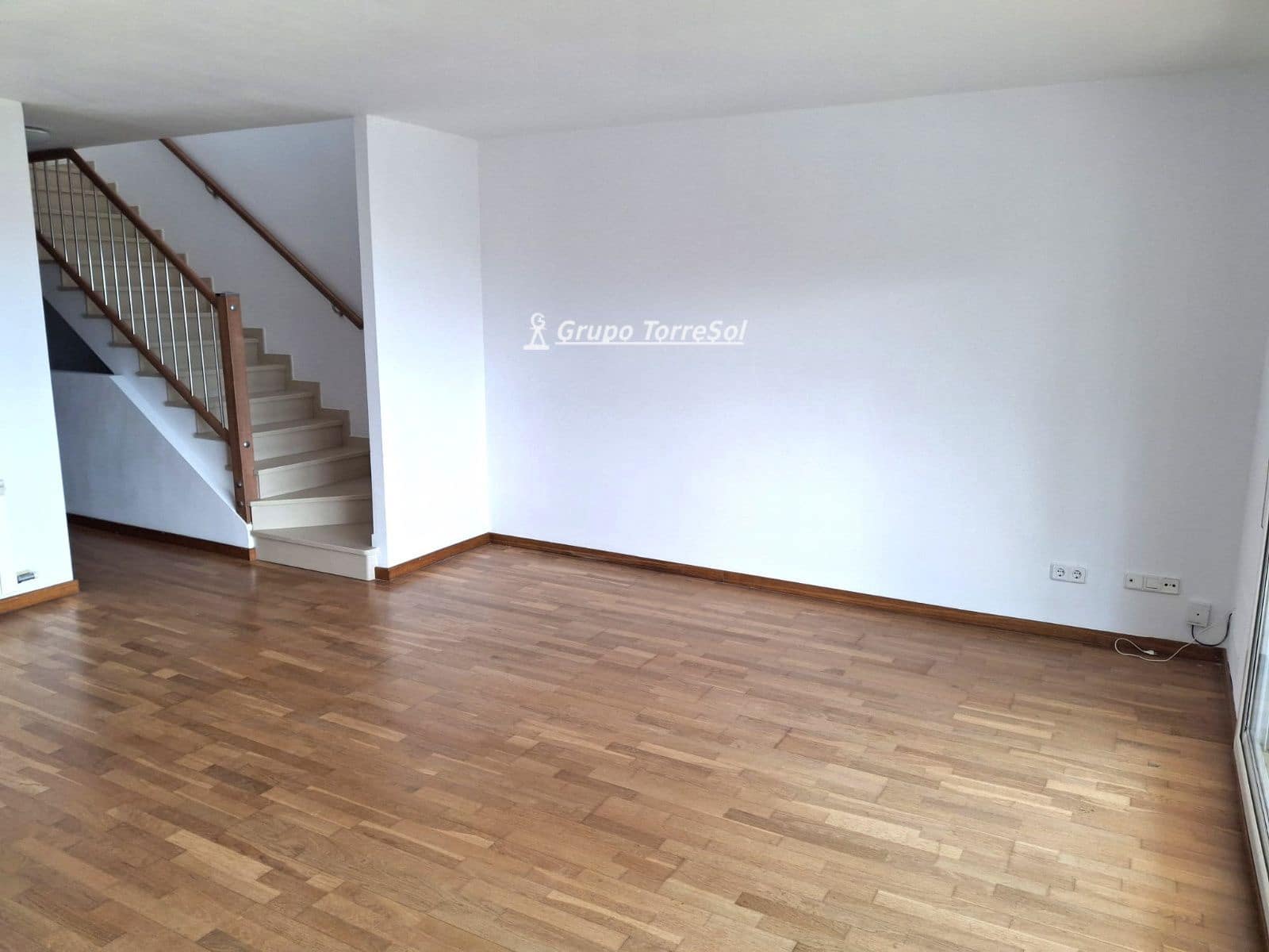 4 bedroom Townhouse for sale in Calafell with pool garage - € 316,000 (Ref: 9824266)