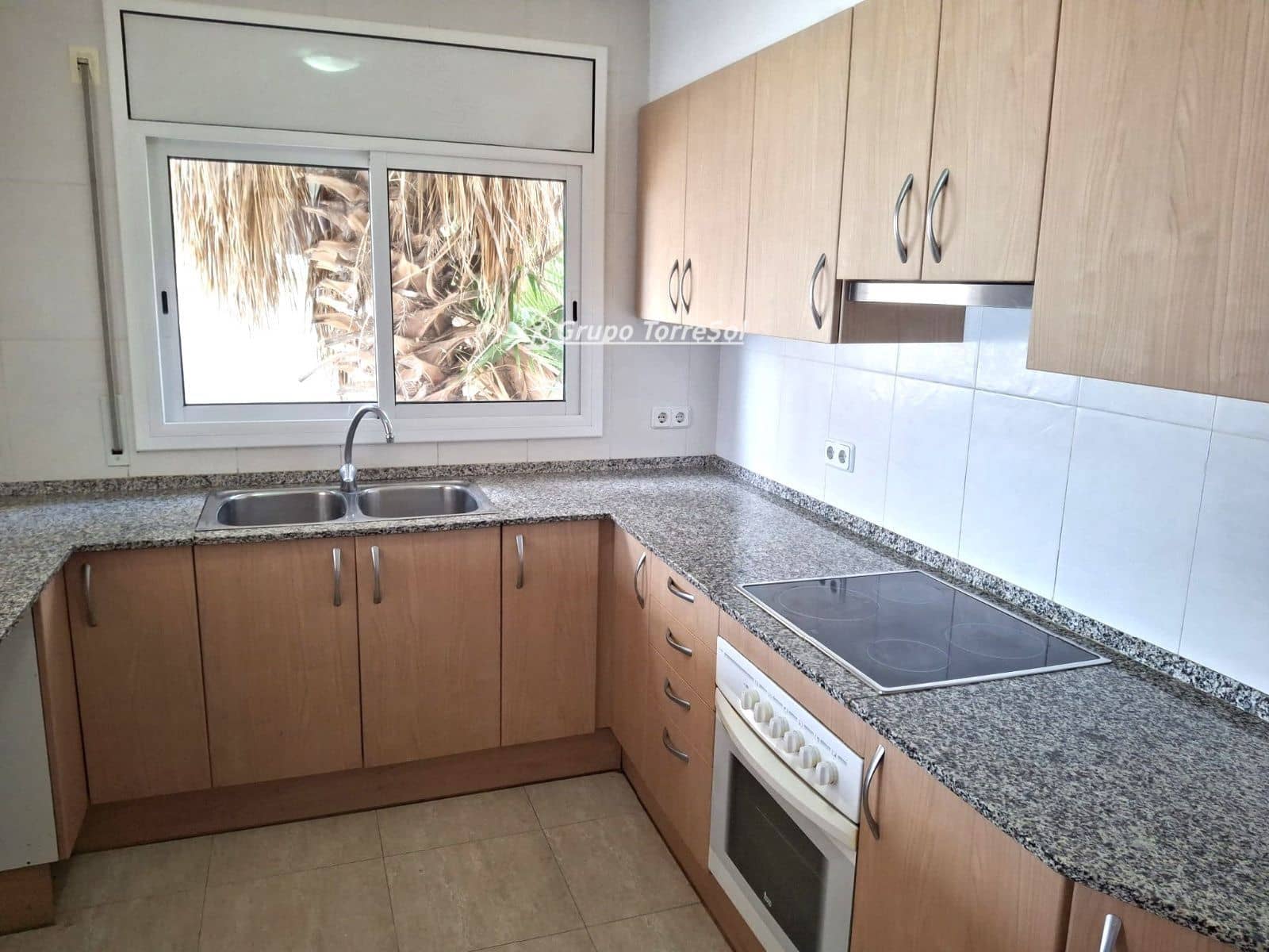 4 bedroom Townhouse for sale in Calafell with pool garage - € 316,000 (Ref: 9824266)