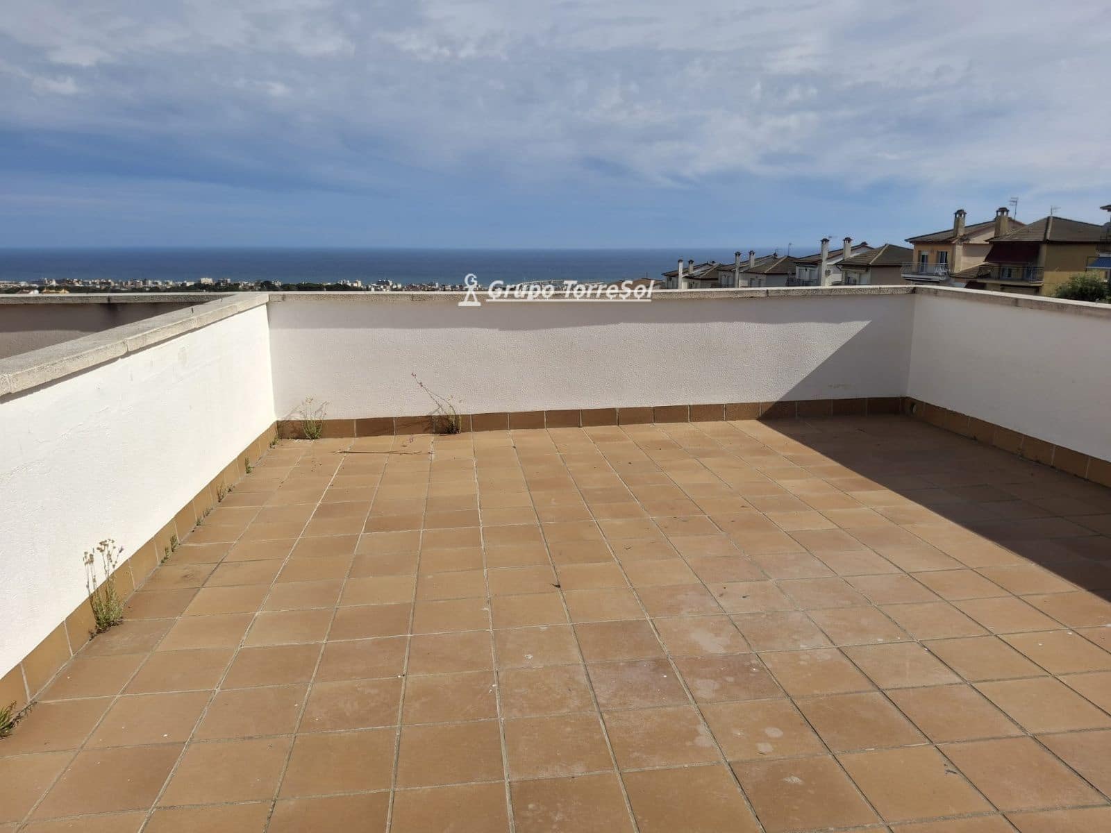 4 bedroom Townhouse for sale in Calafell with pool garage - € 316,000 (Ref: 9824266)
