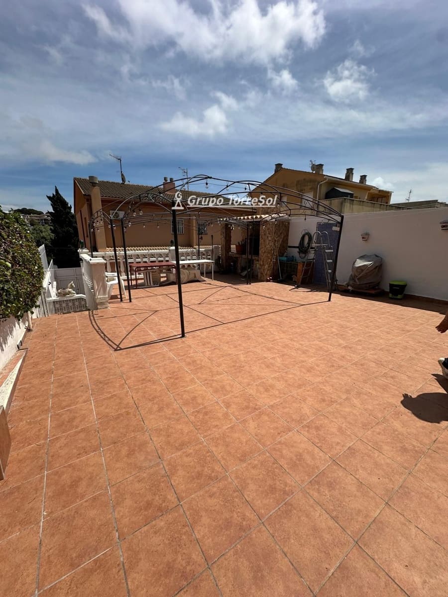 4 soveværelse Villa til salg i Segur de Calafell med garage - € 344.000 (Ref: 9829566)
