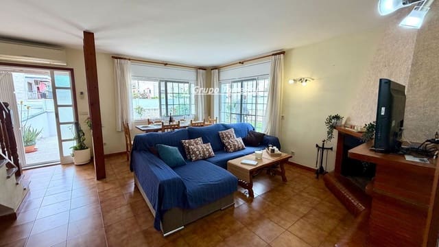 4 soveværelse Villa til salg i Cunit med garage - € 360.000 (Ref: 9829567)