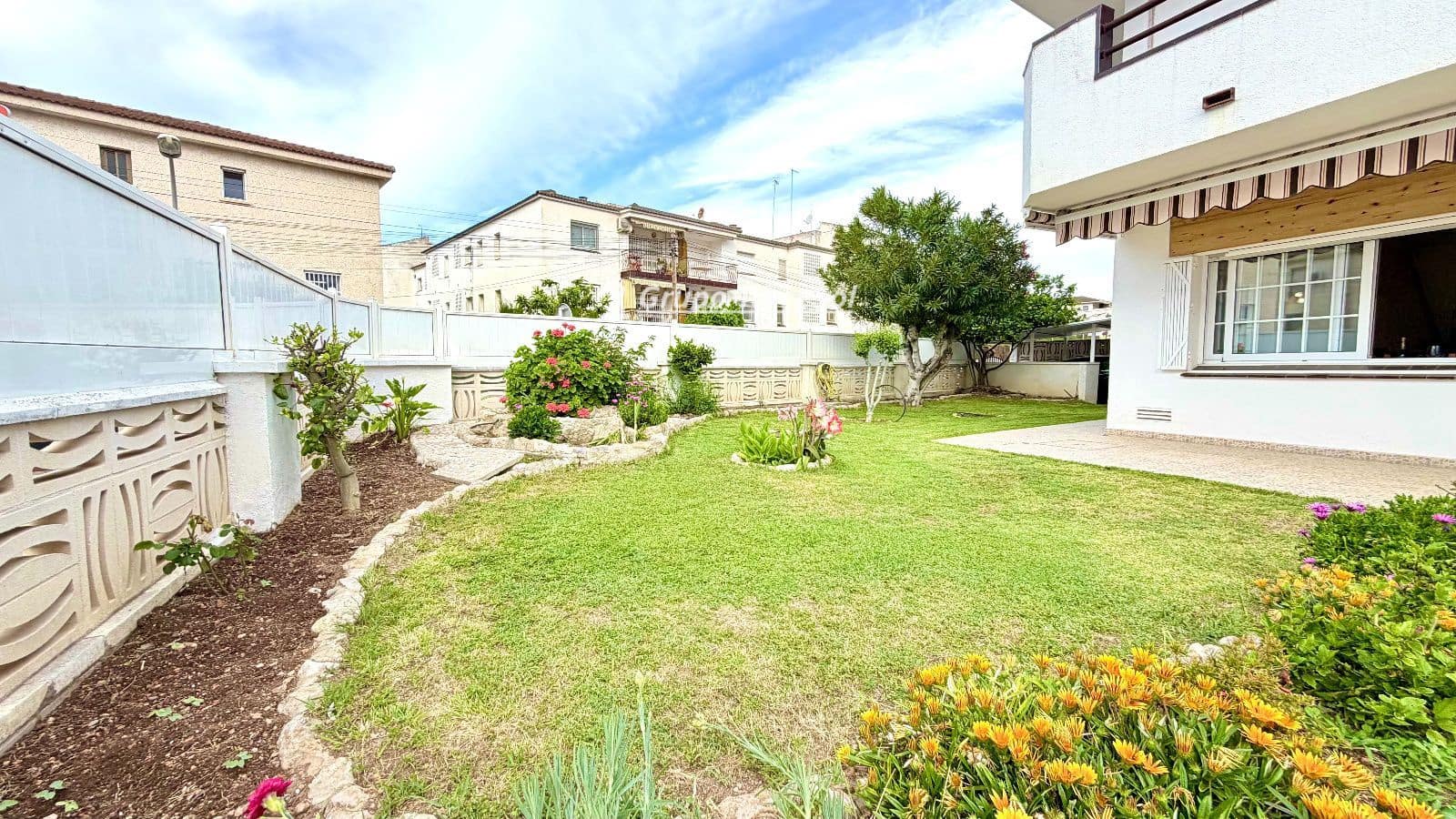 4 soveværelse Villa til salg i Cunit med garage - € 360.000 (Ref: 9829567)