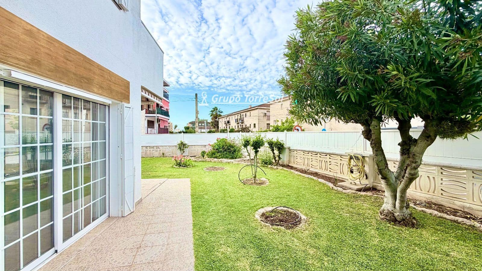 4 soveværelse Villa til salg i Cunit med garage - € 360.000 (Ref: 9829567)