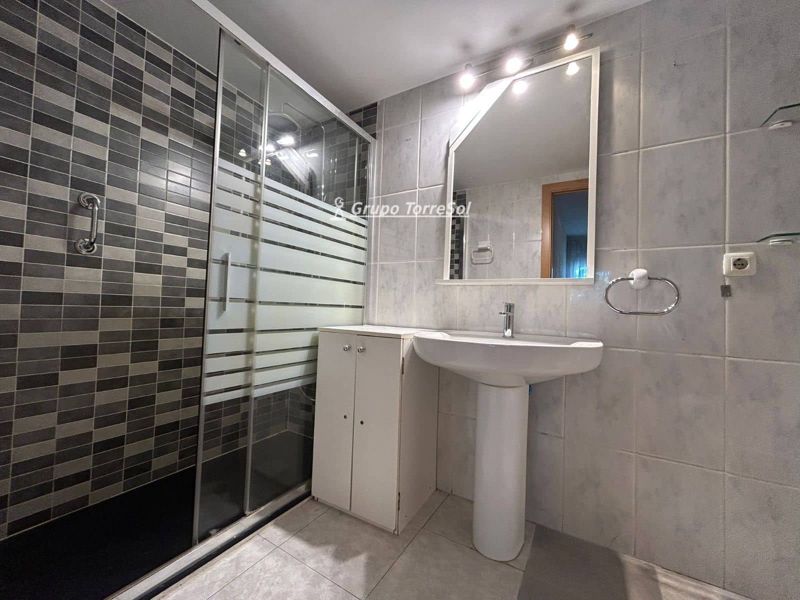Piso de 3 habitaciones en Calafell en venta con piscina garaje - 239.000 € (Ref: 9839948)