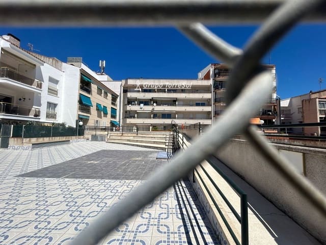 Piso de 3 habitaciones en Calafell en venta con piscina garaje - 239.000 € (Ref: 9839948)