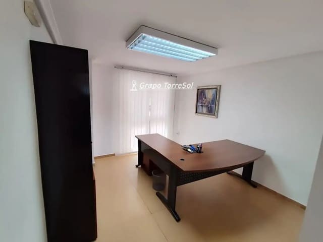 Commercial for sale in Elche / Elx - € 136,000 (Ref: 9856025)