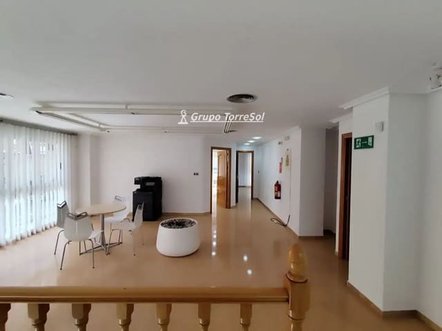 Commercial for sale in Elche / Elx - € 136,000 (Ref: 9856025)