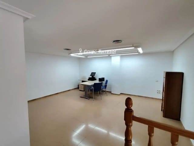 Commercial for sale in Elche / Elx - € 136,000 (Ref: 9856025)