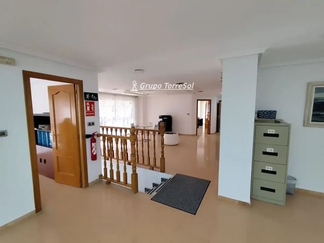 Commercial for sale in Elche / Elx - € 136,000 (Ref: 9856025)