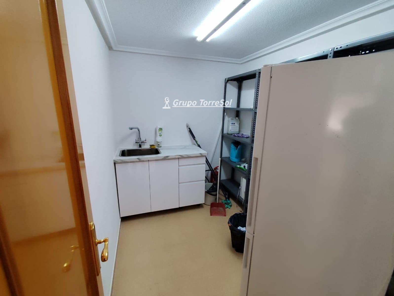 Commerciale in vendita in Elche / Elx - 136.000 € (Rif: 9856025)