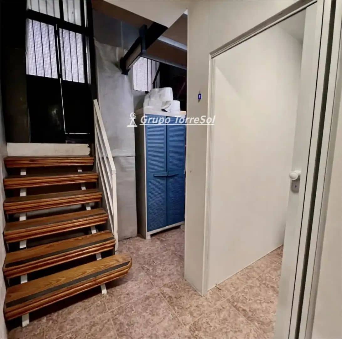 Commercial for sale in Elche / Elx - € 160,000 (Ref: 9857790)
