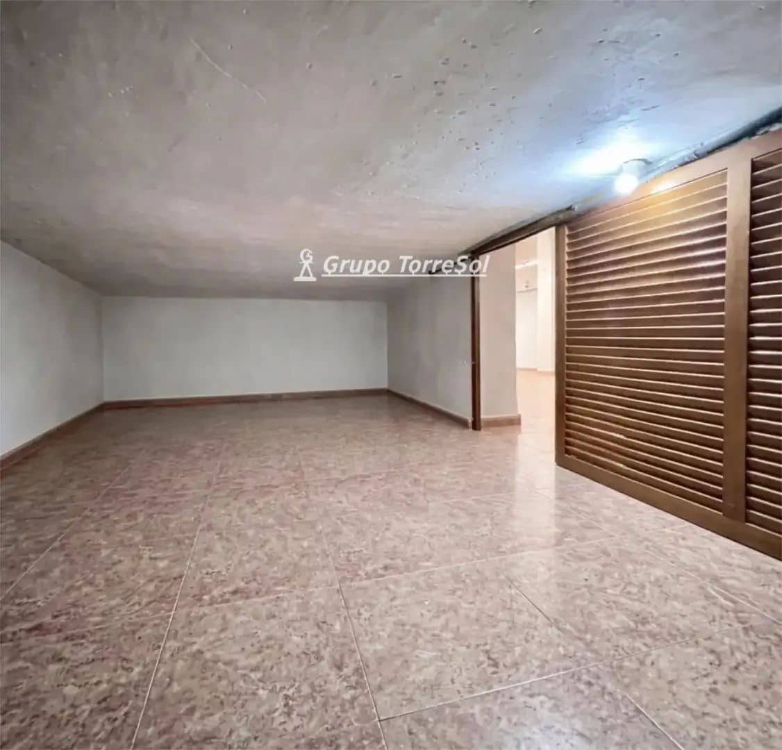 Commercial for sale in Elche / Elx - € 160,000 (Ref: 9857790)