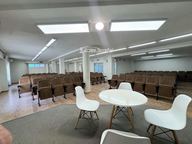 Commercial for sale in Elche / Elx - € 160,000 (Ref: 9857790)