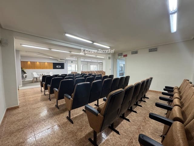 Commercial for sale in Elche / Elx - € 160,000 (Ref: 9857790)
