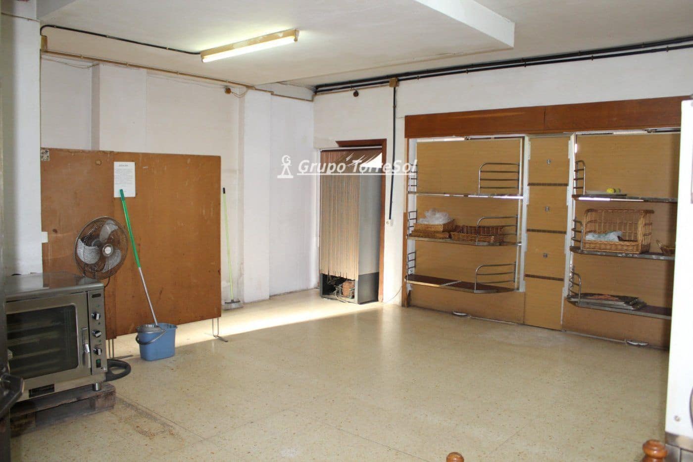 Commercieel te koop in El Vendrell - € 85.000 (Ref: 9858915)