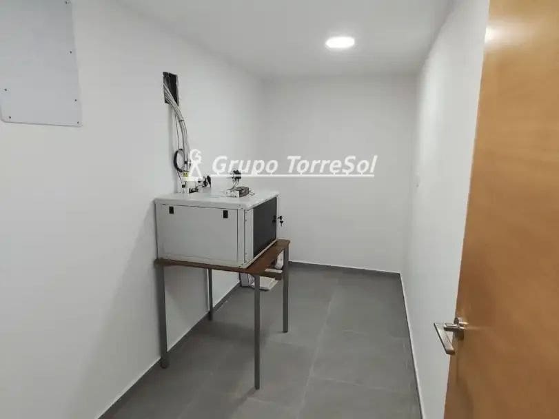 Commercieel te koop in Santa Pola met garage - € 183.000 (Ref: 9866243)