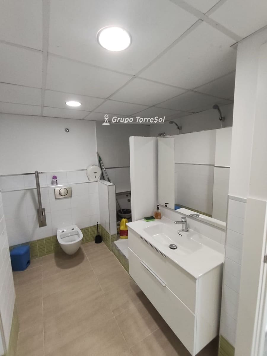 Commercieel te koop in Santa Pola met garage - € 183.000 (Ref: 9866243)
