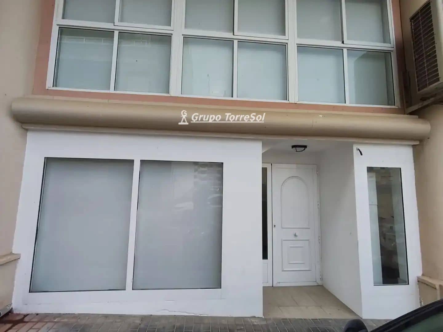Commercieel te koop in Santa Pola met garage - € 183.000 (Ref: 9866243)
