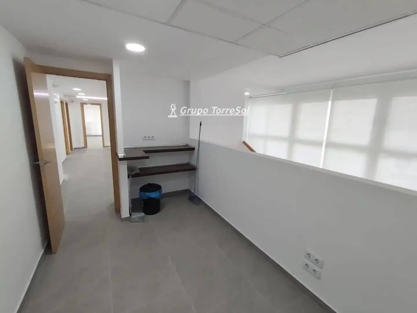 Commercieel te koop in Santa Pola met garage - € 183.000 (Ref: 9866243)