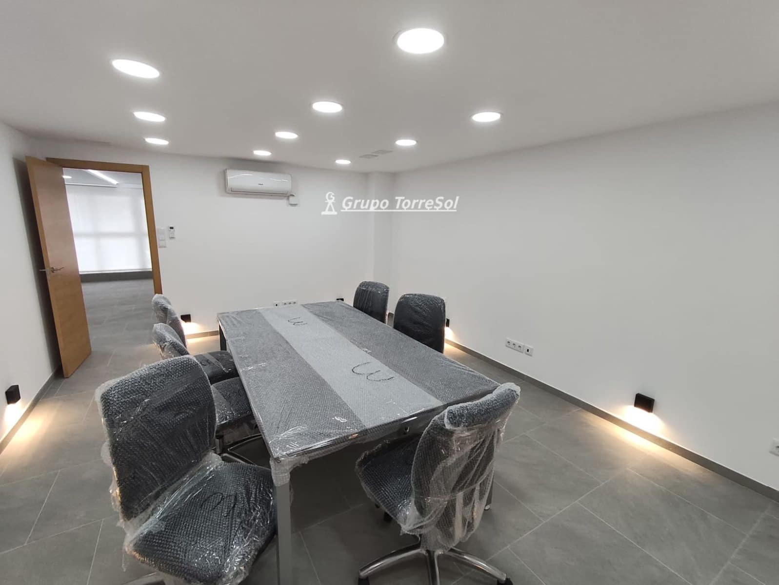Commercieel te koop in Santa Pola met garage - € 183.000 (Ref: 9866243)