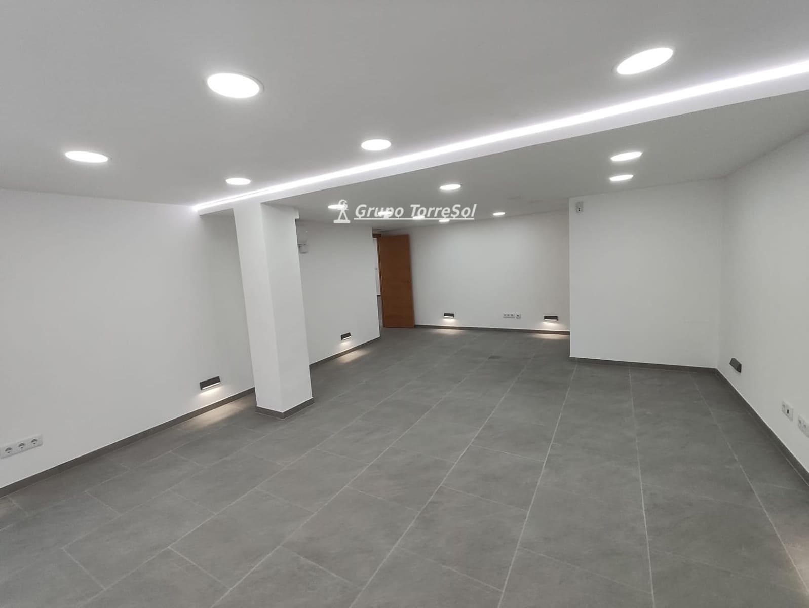 Commercieel te koop in Santa Pola met garage - € 183.000 (Ref: 9866243)