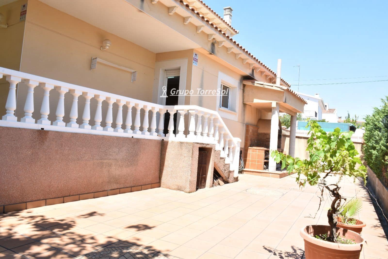 4 soveværelse Villa til salg i El Vendrell med swimmingpool garage - € 499.000 (Ref: 9874378)