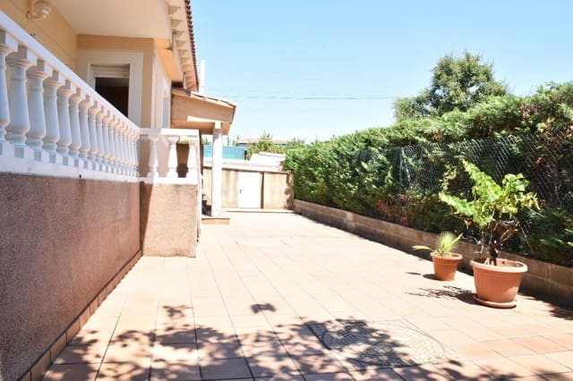 4 soveværelse Villa til salg i El Vendrell med swimmingpool garage - € 499.000 (Ref: 9874378)