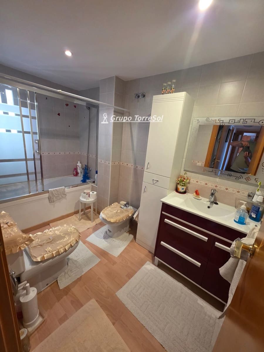 4 bedroom Flat for sale in Torredembarra with garage - € 249,000 (Ref: 9877224)