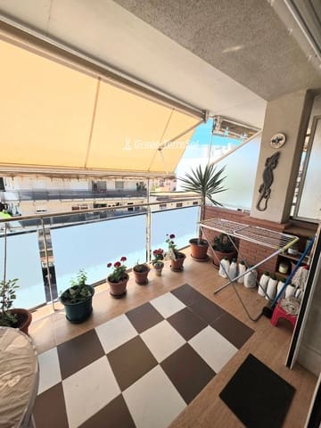 4 Zimmer Wohnung zu verkaufen in Torredembarra mit Garage - 249.000 € (Ref: 9877224)