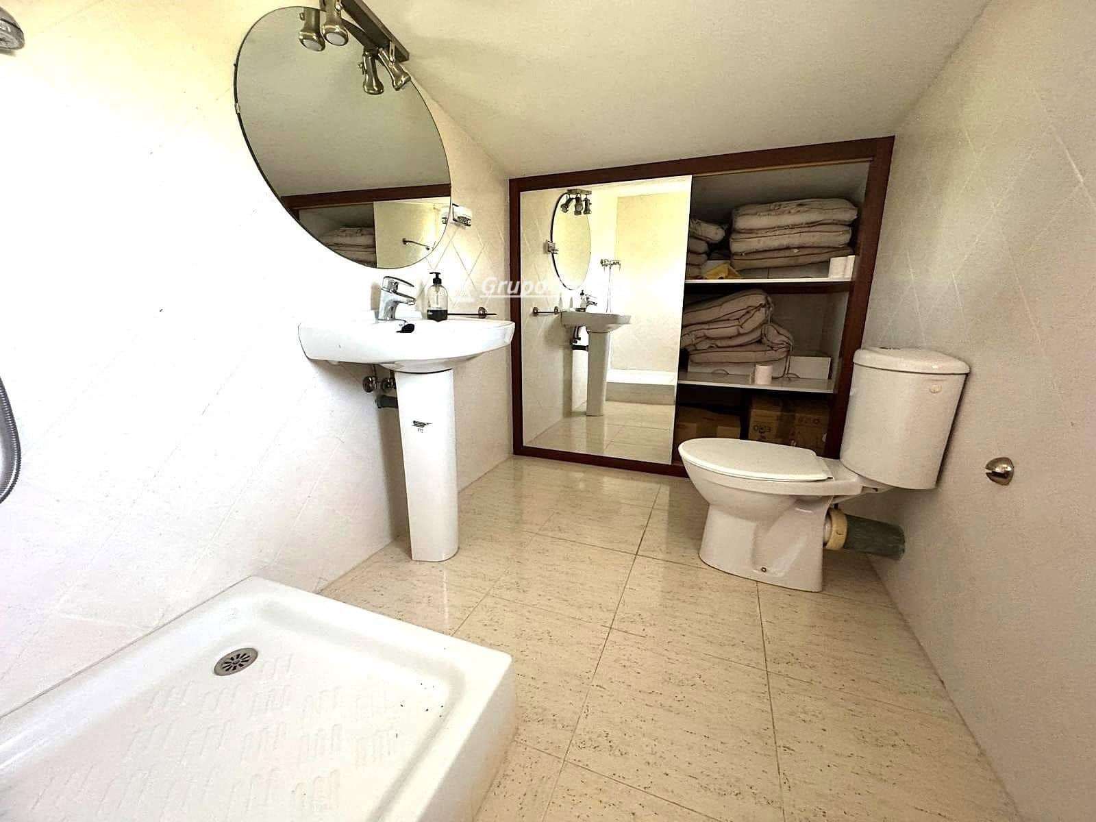 5 soverom Villa til salgs i La Bisbal del Penedes med svømmebasseng - € 292 000 (Ref: 9889265)