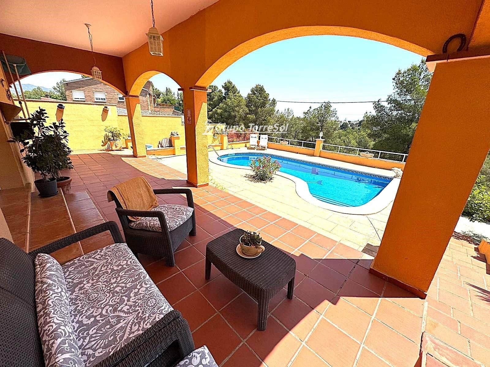 5 soverom Villa til salgs i La Bisbal del Penedes med svømmebasseng - € 292 000 (Ref: 9889265)