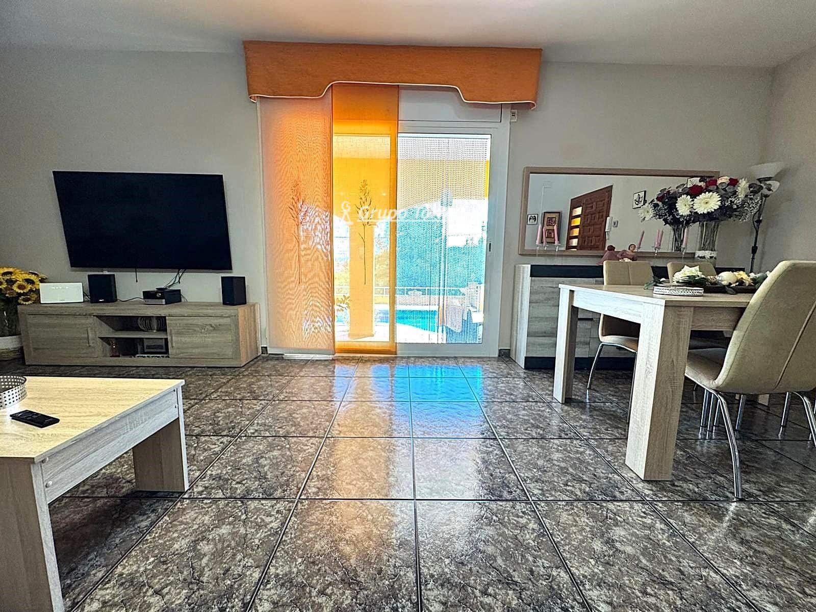 5 soverom Villa til salgs i La Bisbal del Penedes med svømmebasseng - € 292 000 (Ref: 9889265)