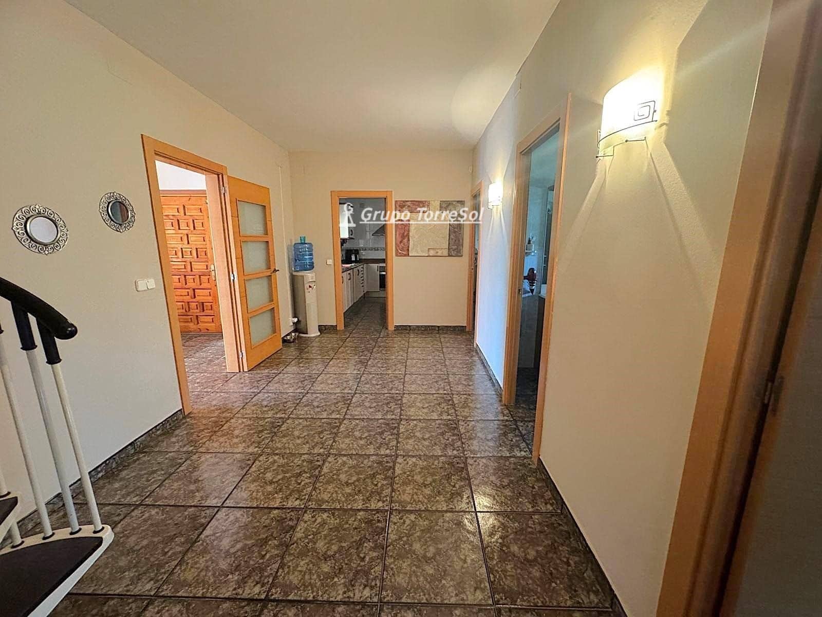 5 soverom Villa til salgs i La Bisbal del Penedes med svømmebasseng - € 292 000 (Ref: 9889265)
