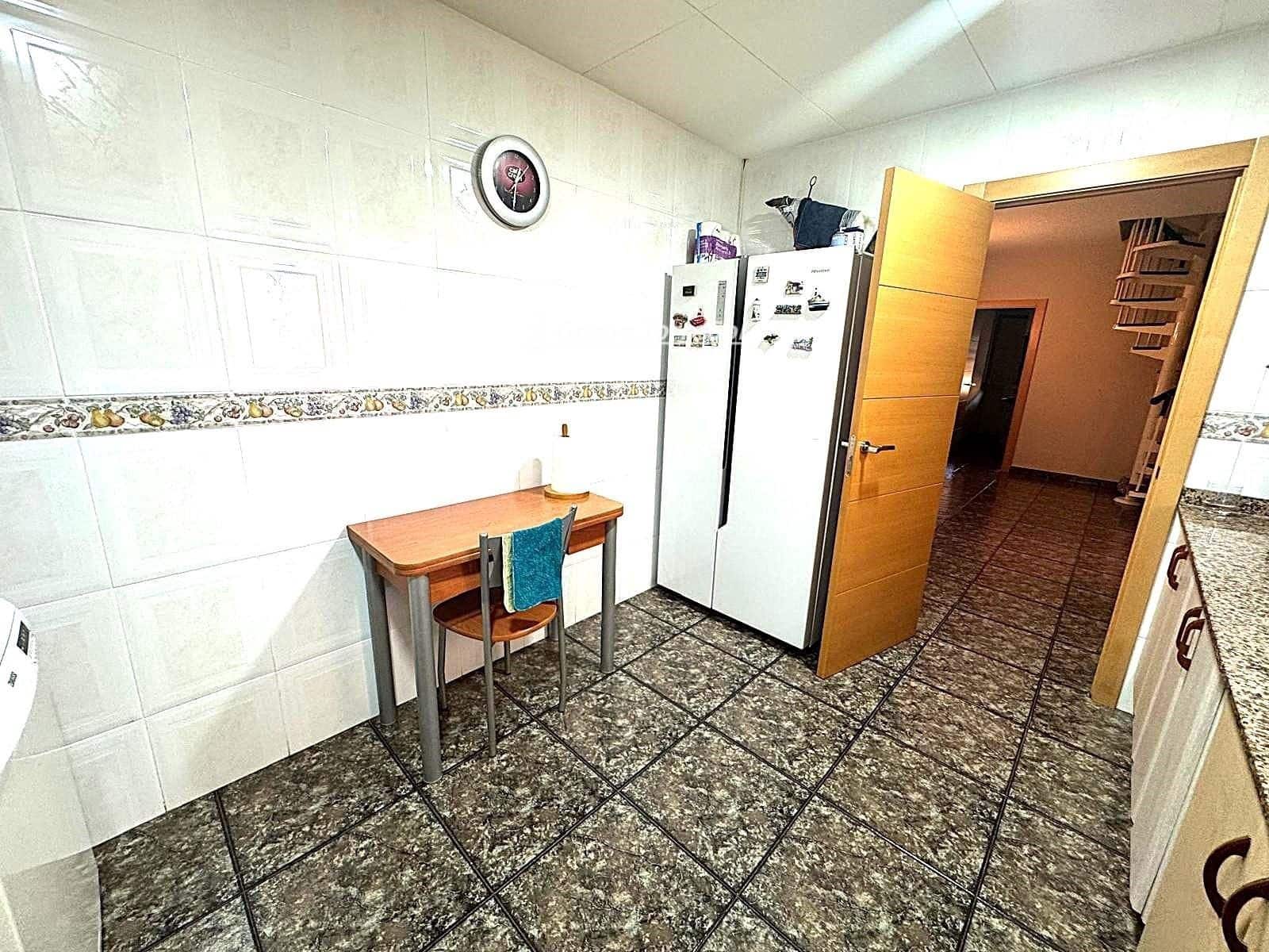 5 soverom Villa til salgs i La Bisbal del Penedes med svømmebasseng - € 292 000 (Ref: 9889265)