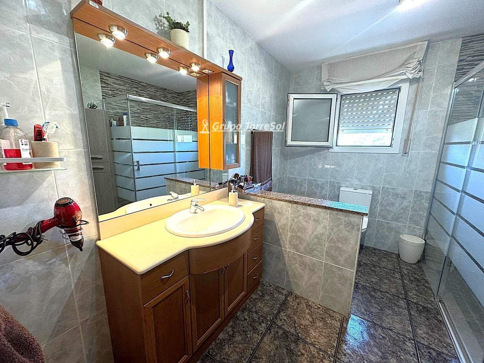 5 soverom Villa til salgs i La Bisbal del Penedes med svømmebasseng - € 292 000 (Ref: 9889265)