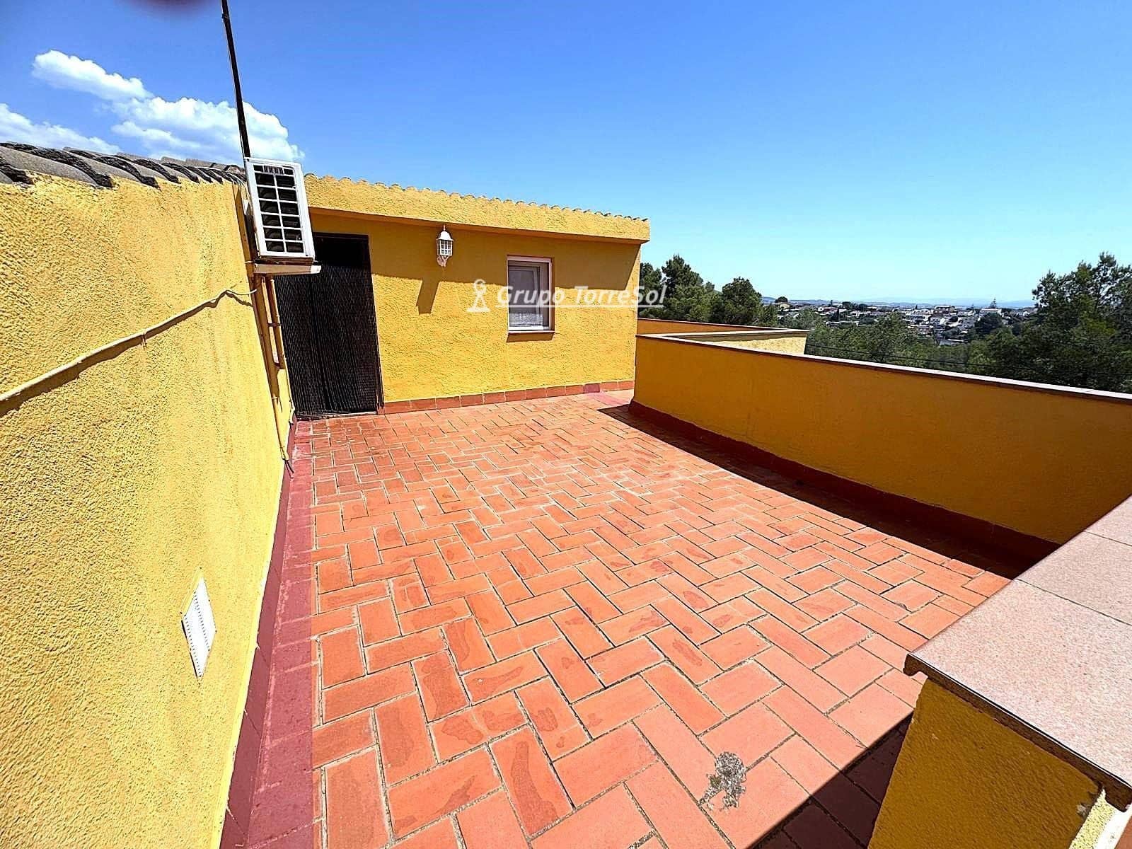 5 soverom Villa til salgs i La Bisbal del Penedes med svømmebasseng - € 292 000 (Ref: 9889265)
