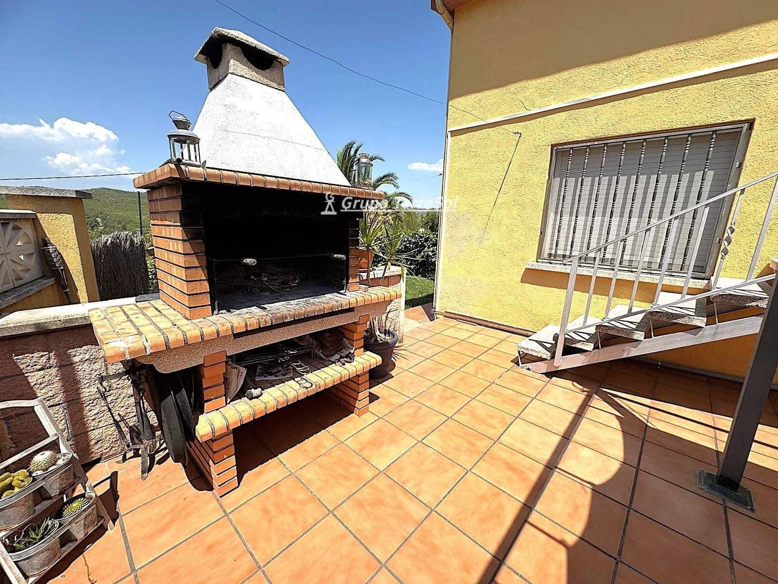5 soverom Villa til salgs i La Bisbal del Penedes med svømmebasseng - € 292 000 (Ref: 9889265)