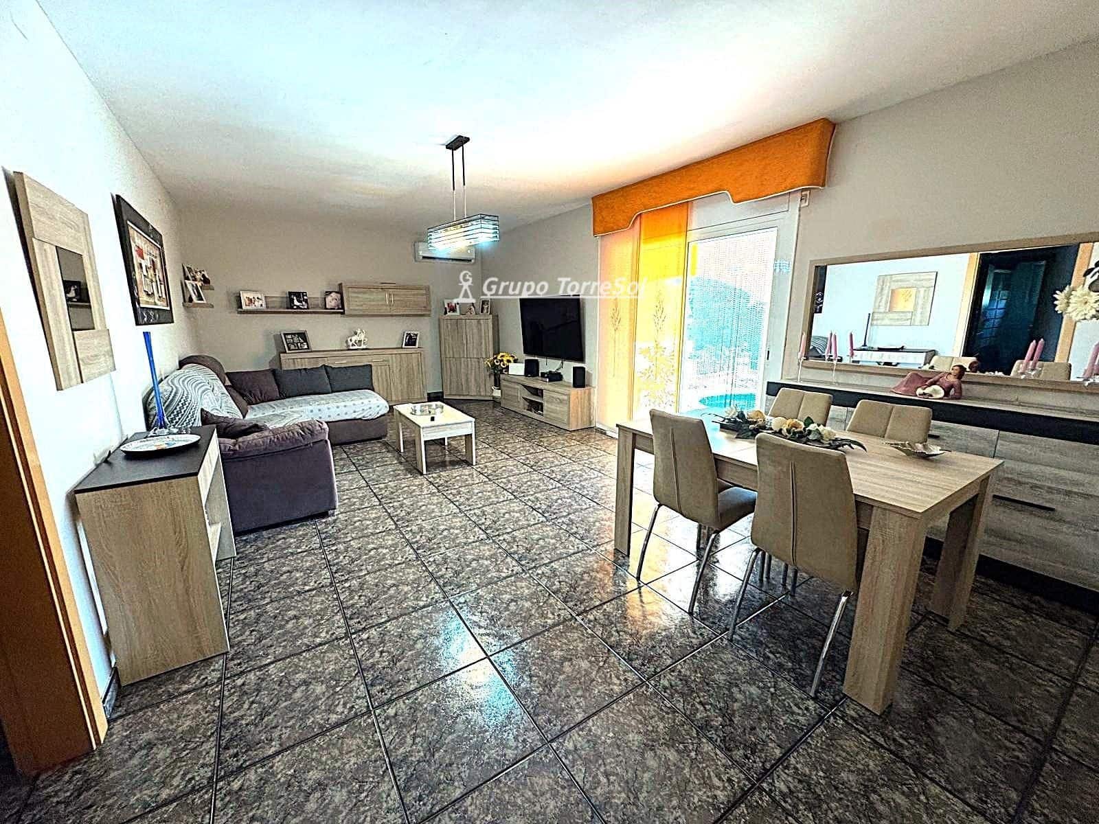 5 soverom Villa til salgs i La Bisbal del Penedes med svømmebasseng - € 292 000 (Ref: 9889265)