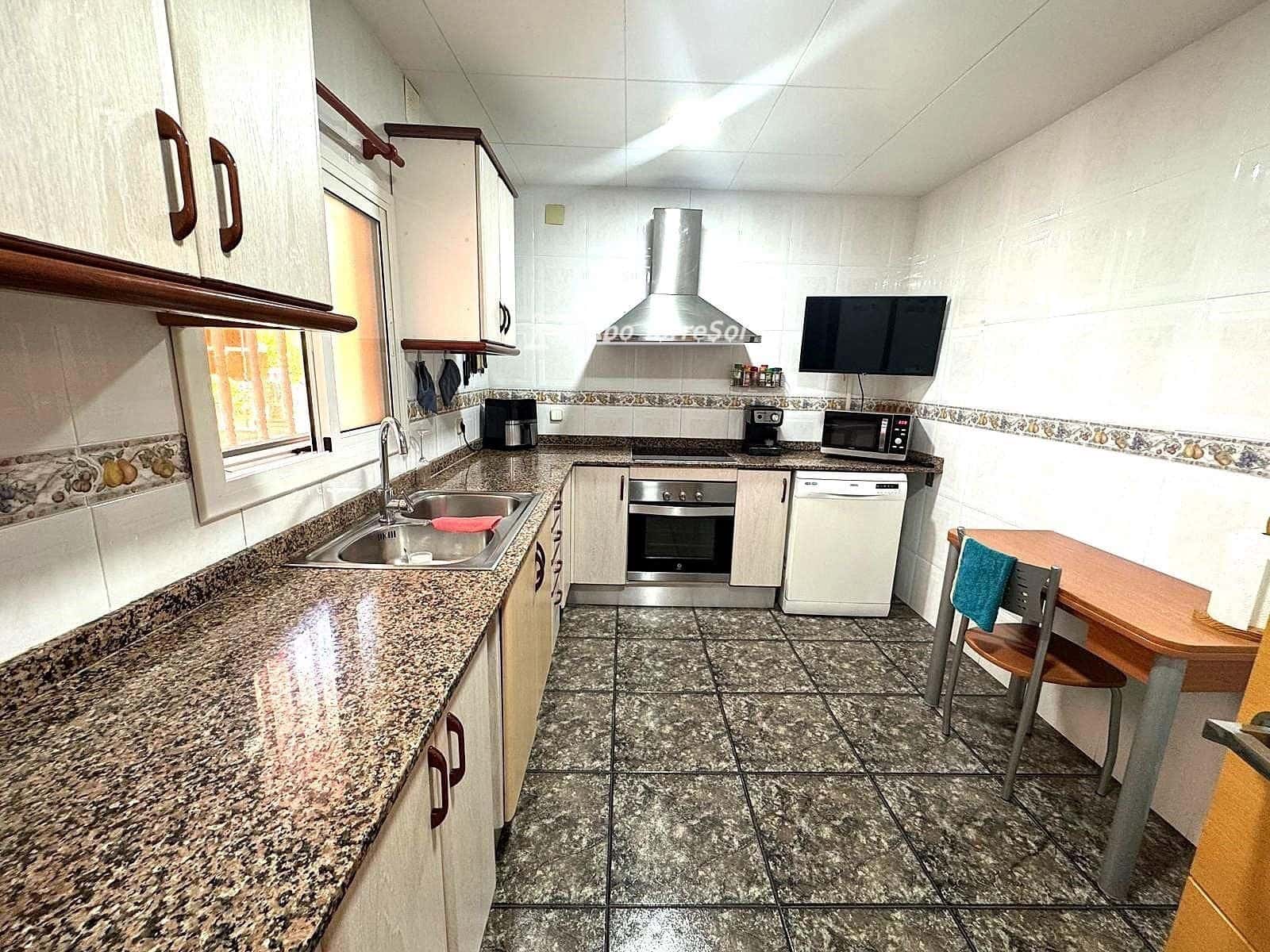 5 soverom Villa til salgs i La Bisbal del Penedes med svømmebasseng - € 292 000 (Ref: 9889265)
