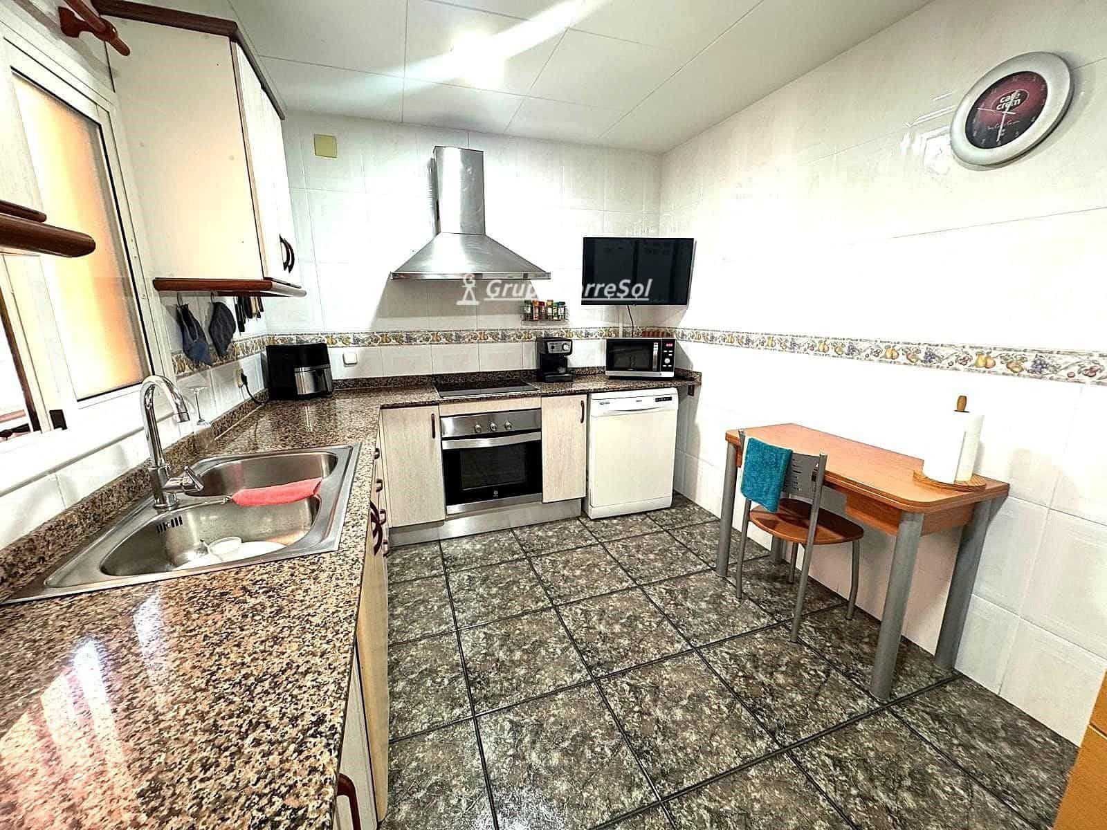 5 soverom Villa til salgs i La Bisbal del Penedes med svømmebasseng - € 292 000 (Ref: 9889265)