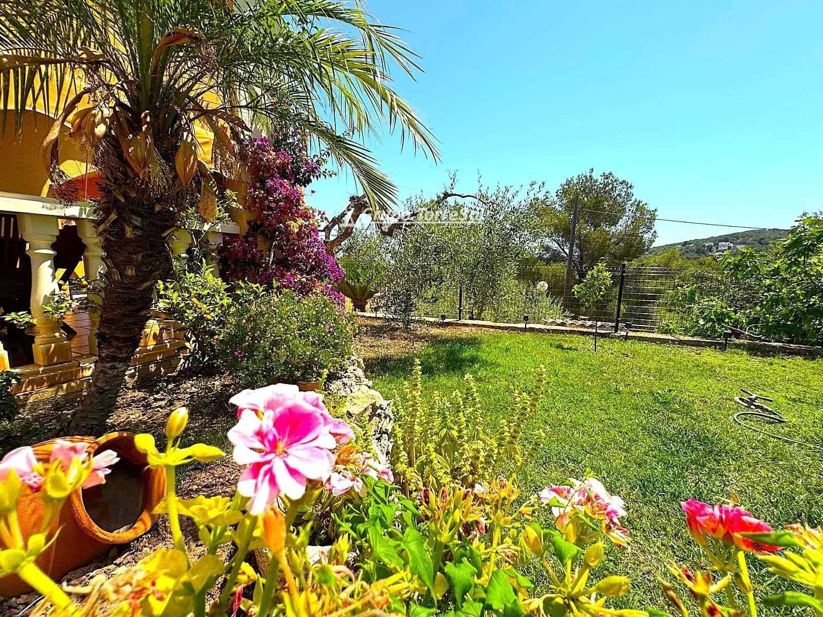 5 soverom Villa til salgs i La Bisbal del Penedes med svømmebasseng - € 292 000 (Ref: 9889265)