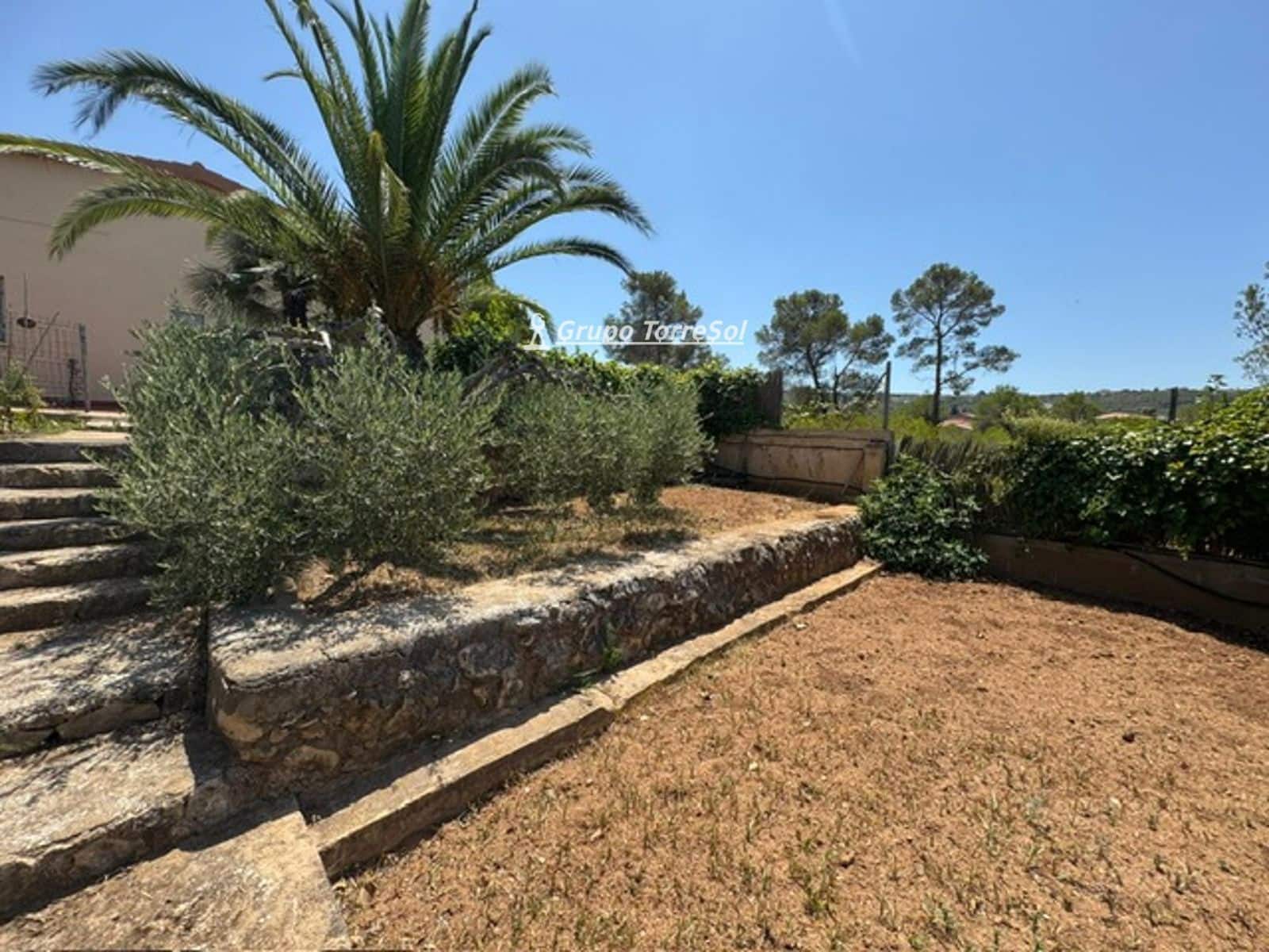 5 Zimmer Villa zu verkaufen in La Bisbal del Penedes mit Pool - 292.000 € (Ref: 9889265)